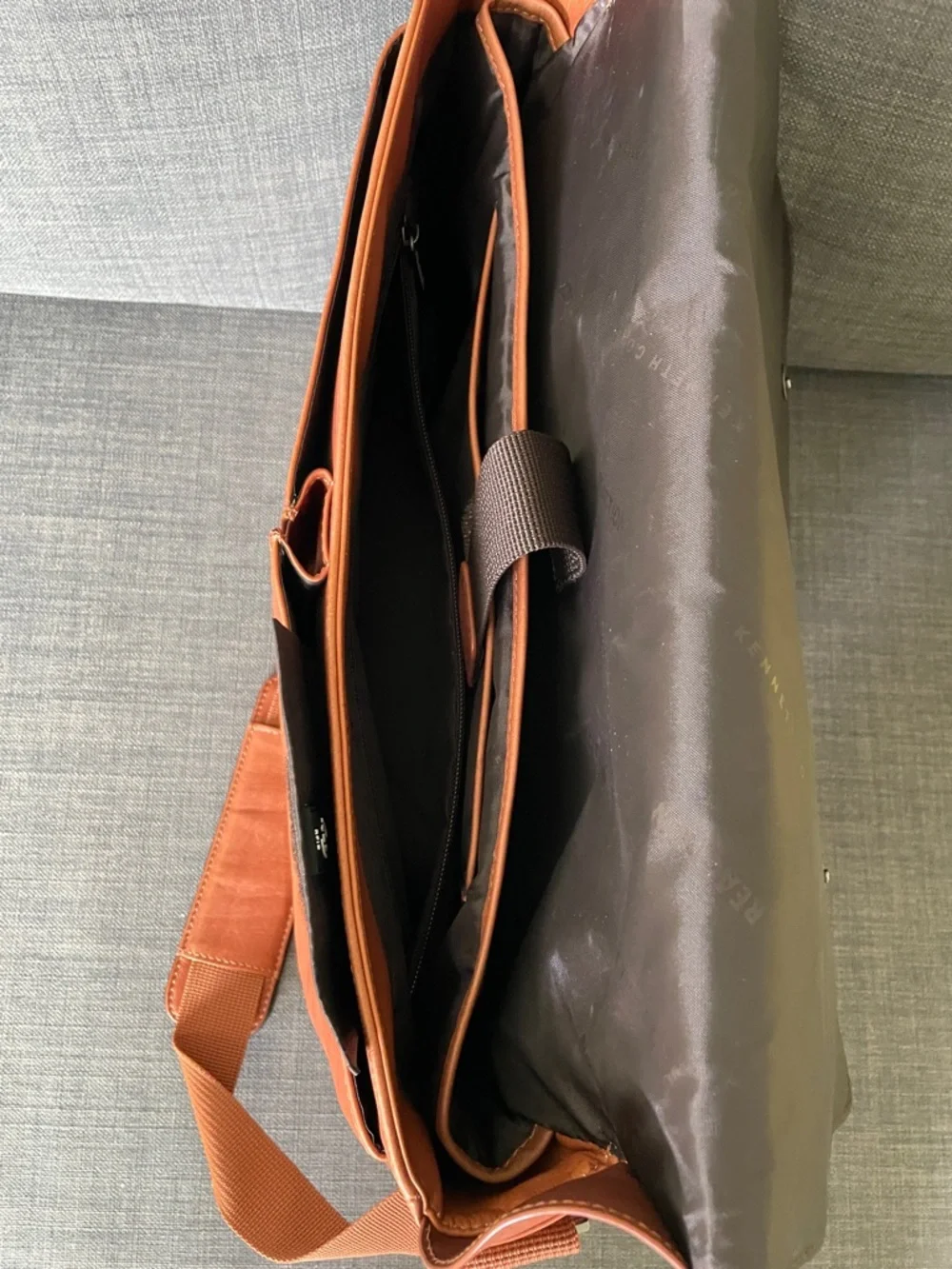 Kenneth Cole Reaction Leather Messenger Bag - Brown